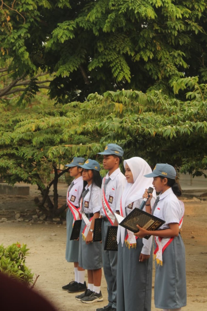 Siswa-siswi SMA Negeri 1 Halmahera Timur